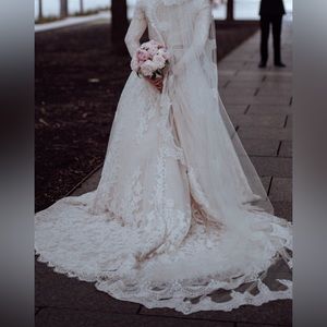 Lace wedding dress (champagne and ivory)